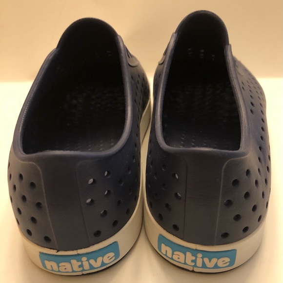 Native Lightweight Navy Shoes, Size 10 women’s, size 8 men’s - Picture 6 of 8
